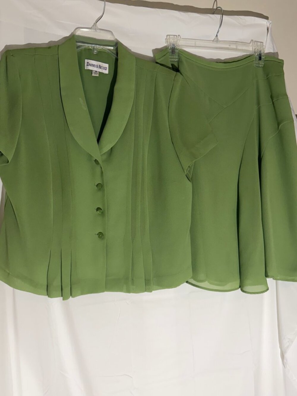 Green  Two-Piece Skirt Set NWOT
